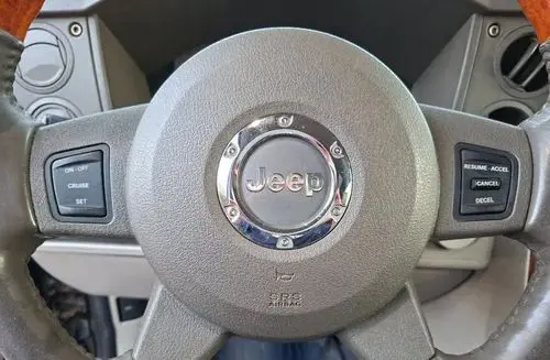 JEEP Commander 