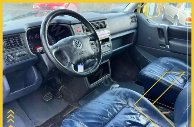 VOLKSWAGEN Caravelle 