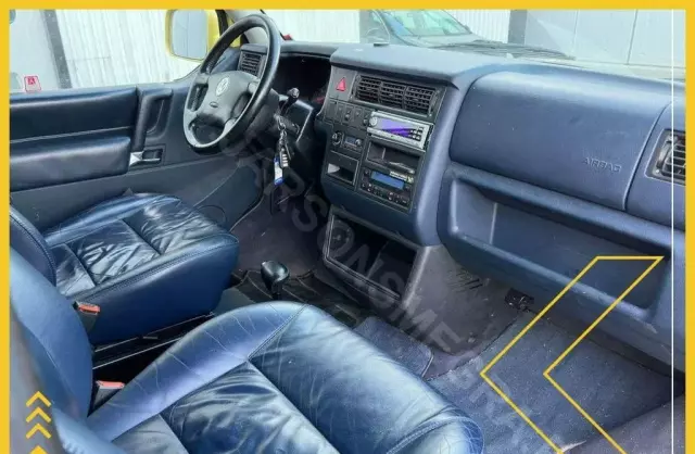 VOLKSWAGEN Caravelle 