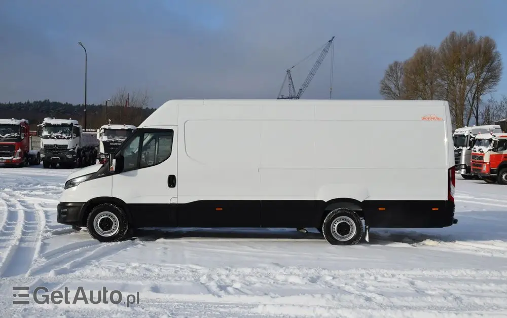 IVECO DAILY MAXI 35S16 / 2.3 - 160 KM / NOWY MODEL / 3 OSOBY / DOSTAWCZE / BLASZAK / KLIMA / CZUJNIKI COFANIA / TRYB CITY-ECO / 2023 / SERWISOWANY / SPROWADZONY Z NIEMIEC 