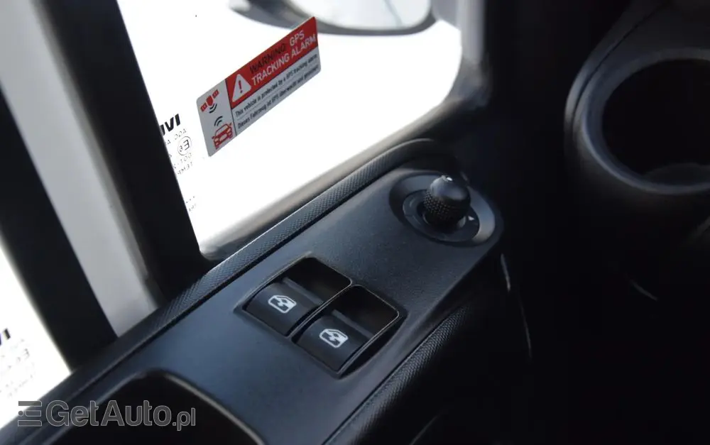 IVECO DAILY MAXI 35S16 / 2.3 - 160 KM / NOWY MODEL / 3 OSOBY / DOSTAWCZE / BLASZAK / KLIMA / CZUJNIKI COFANIA / TRYB CITY-ECO / 2023 / SERWISOWANY / SPROWADZONY Z NIEMIEC 