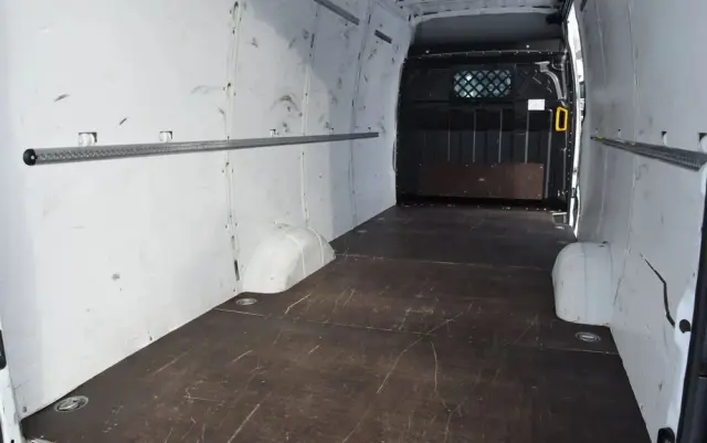 IVECO DAILY MAXI 35S16 / 2.3 - 160 KM / NOWY MODEL / 3 OSOBY / DOSTAWCZE / BLASZAK / KLIMA / CZUJNIKI COFANIA / TRYB CITY-ECO / 2023 / SERWISOWANY / SPROWADZONY Z NIEMIEC 