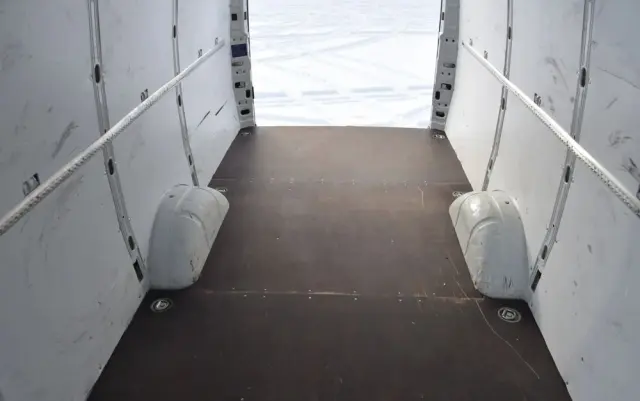 IVECO DAILY MAXI 35S16 / 2.3 - 160 KM / NOWY MODEL / 3 OSOBY / DOSTAWCZE / BLASZAK / KLIMA / CZUJNIKI COFANIA / TRYB CITY-ECO / 2023 / SERWISOWANY / SPROWADZONY Z NIEMIEC 