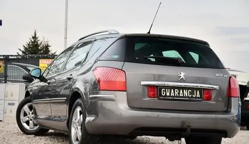 PEUGEOT 407 