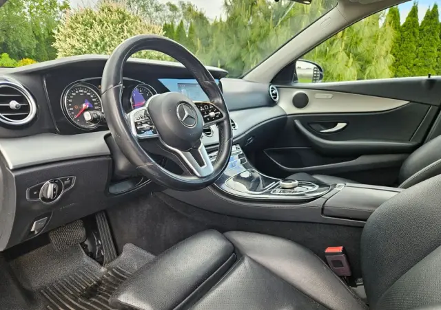 MERCEDES-BENZ Klasa E 