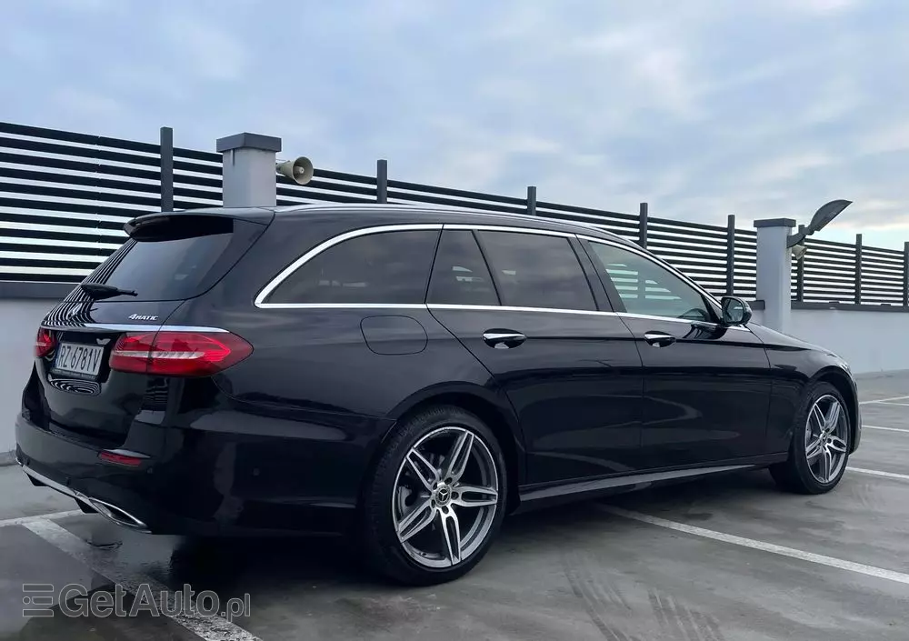 MERCEDES-BENZ Klasa E 220 d 4-Matic Business Edition 9G-TRONIC
