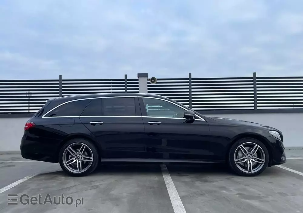 MERCEDES-BENZ Klasa E 220 d 4-Matic Business Edition 9G-TRONIC