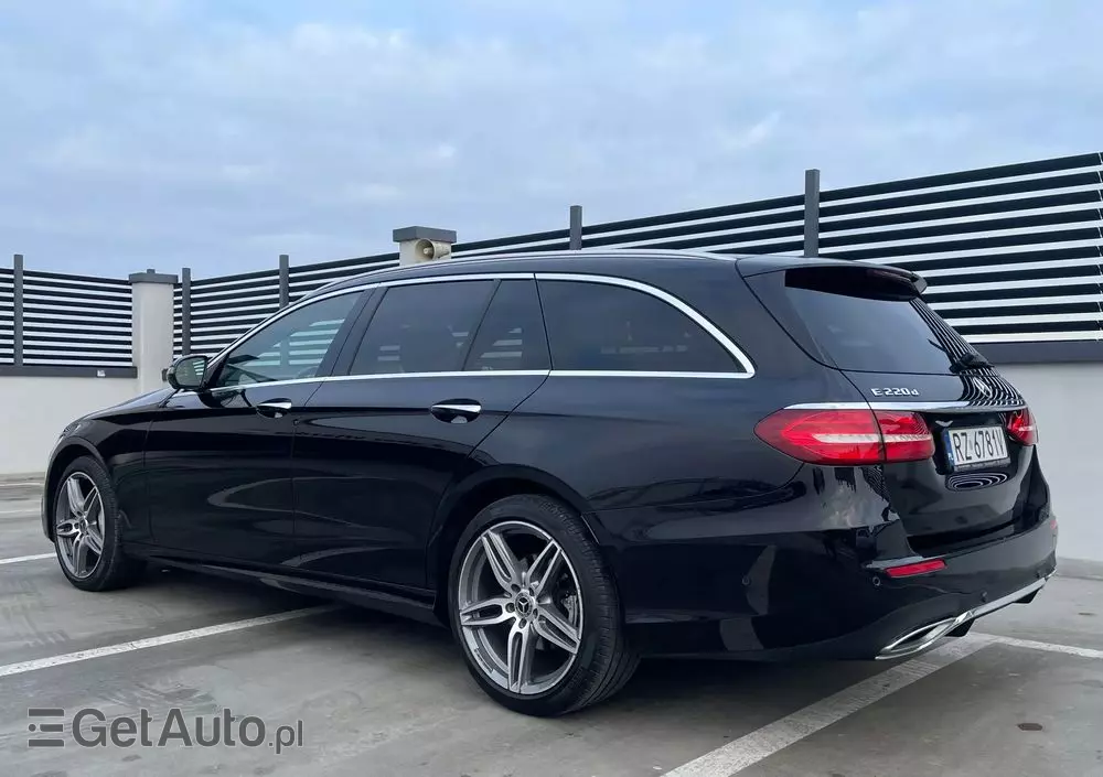 MERCEDES-BENZ Klasa E 220 d 4-Matic Business Edition 9G-TRONIC