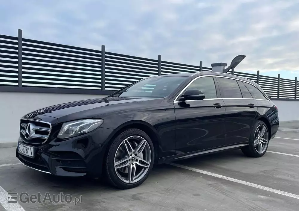 MERCEDES-BENZ Klasa E 220 d 4-Matic Business Edition 9G-TRONIC