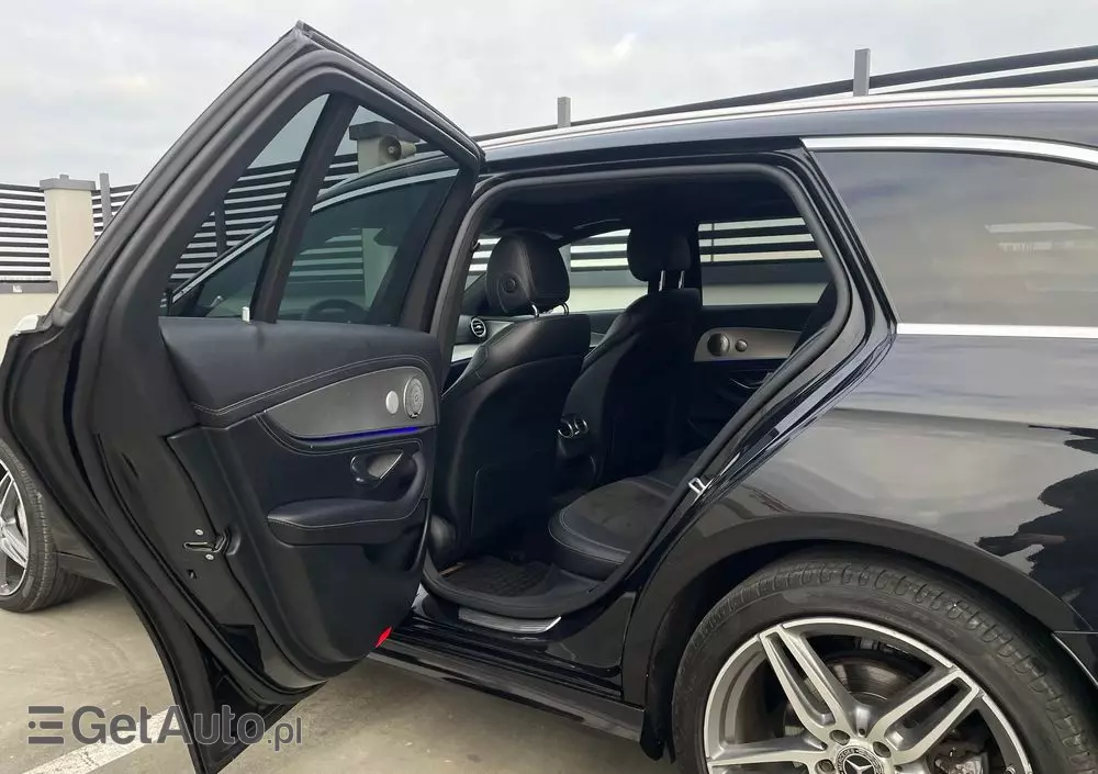 MERCEDES-BENZ Klasa E 220 d 4-Matic Business Edition 9G-TRONIC