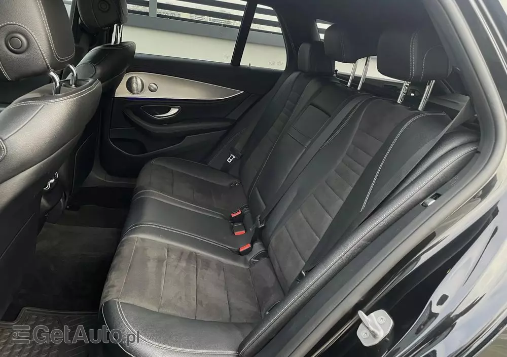 MERCEDES-BENZ Klasa E 220 d 4-Matic Business Edition 9G-TRONIC
