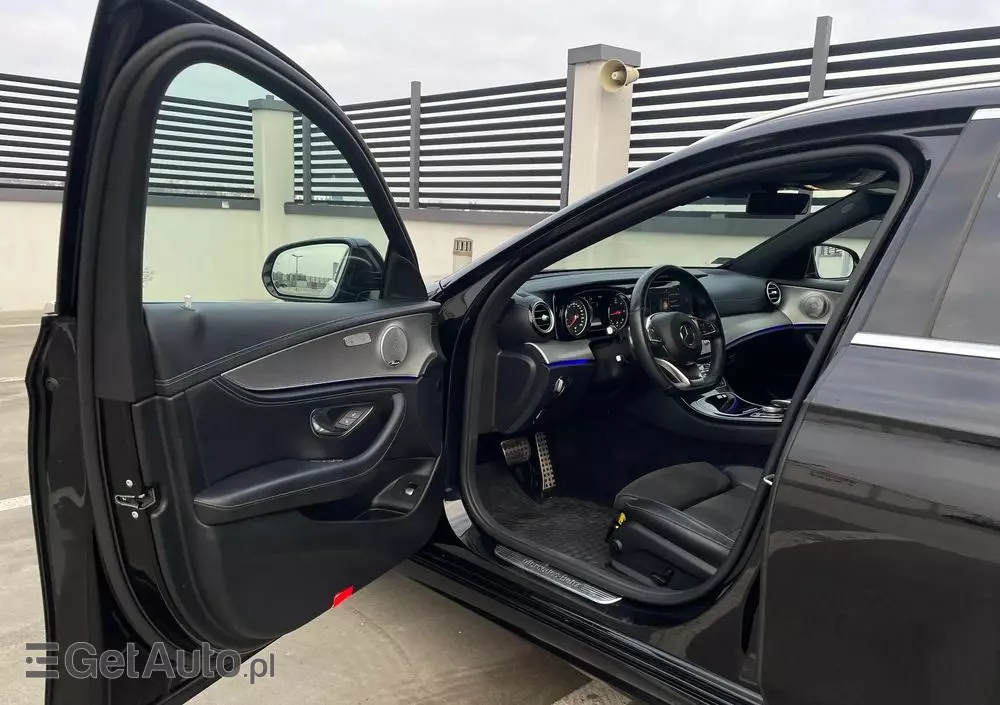 MERCEDES-BENZ Klasa E 220 d 4-Matic Business Edition 9G-TRONIC