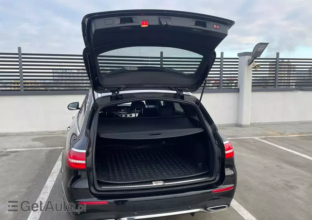 MERCEDES-BENZ Klasa E 220 d 4-Matic Business Edition 9G-TRONIC