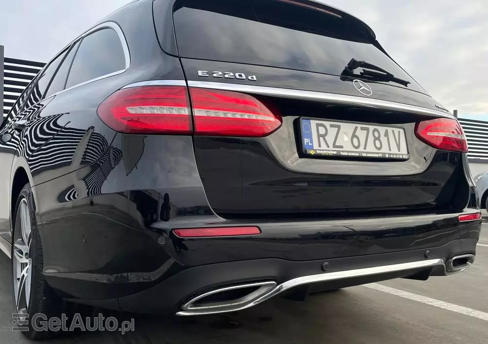 MERCEDES-BENZ Klasa E 220 d 4-Matic Business Edition 9G-TRONIC