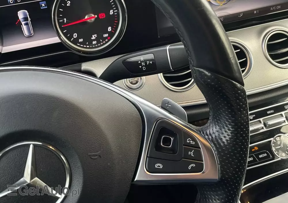 MERCEDES-BENZ Klasa E 220 d 4-Matic Business Edition 9G-TRONIC