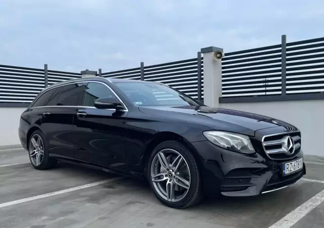 MERCEDES-BENZ Klasa E 220 d 4-Matic Business Edition 9G-TRONIC