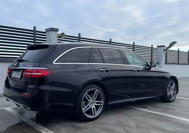 MERCEDES-BENZ Klasa E 220 d 4-Matic Business Edition 9G-TRONIC