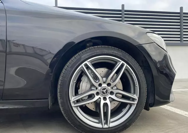 MERCEDES-BENZ Klasa E 220 d 4-Matic Business Edition 9G-TRONIC