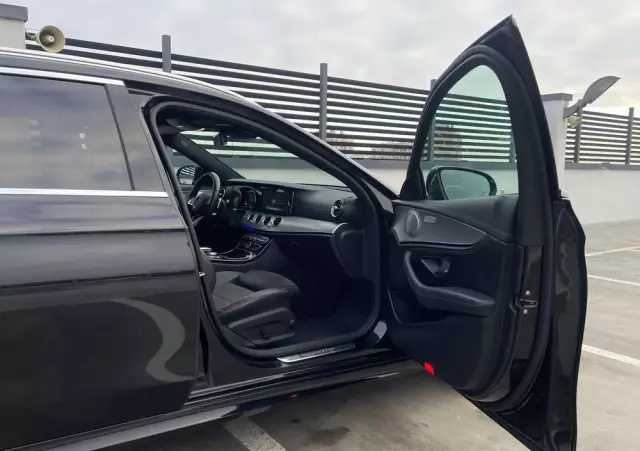 MERCEDES-BENZ Klasa E 220 d 4-Matic Business Edition 9G-TRONIC