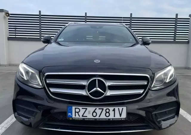 MERCEDES-BENZ Klasa E 220 d 4-Matic Business Edition 9G-TRONIC