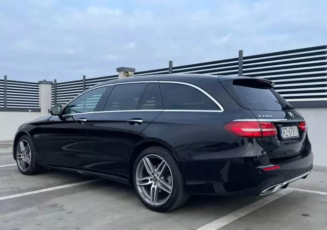 MERCEDES-BENZ Klasa E 220 d 4-Matic Business Edition 9G-TRONIC