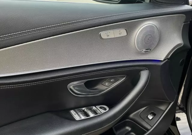 MERCEDES-BENZ Klasa E 220 d 4-Matic Business Edition 9G-TRONIC