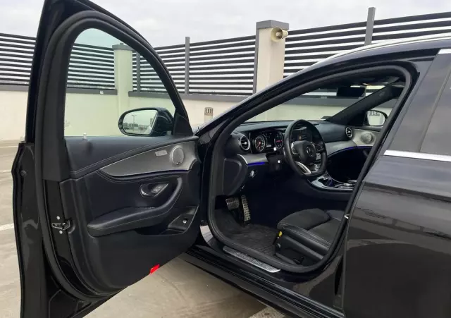 MERCEDES-BENZ Klasa E 220 d 4-Matic Business Edition 9G-TRONIC