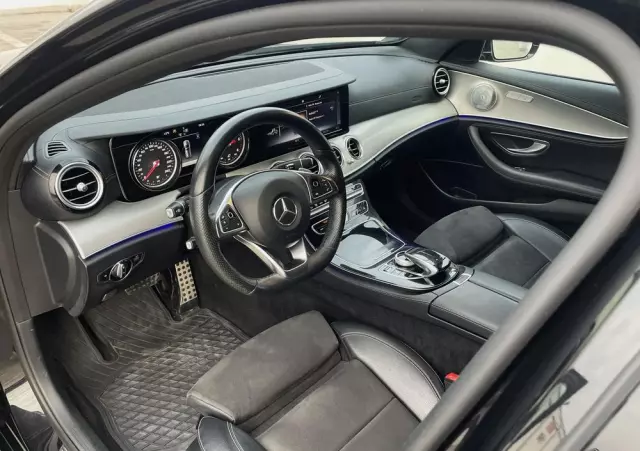 MERCEDES-BENZ Klasa E 220 d 4-Matic Business Edition 9G-TRONIC