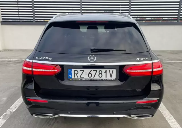 MERCEDES-BENZ Klasa E 220 d 4-Matic Business Edition 9G-TRONIC