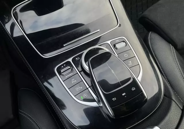 MERCEDES-BENZ Klasa E 220 d 4-Matic Business Edition 9G-TRONIC