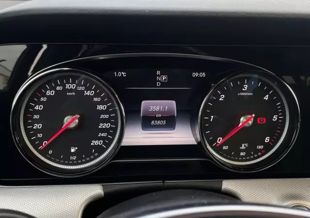 MERCEDES-BENZ Klasa E 220 d 4-Matic Business Edition 9G-TRONIC