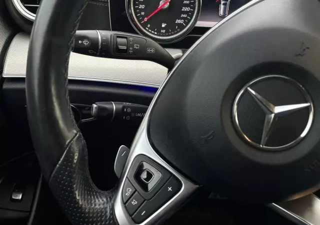 MERCEDES-BENZ Klasa E 220 d 4-Matic Business Edition 9G-TRONIC