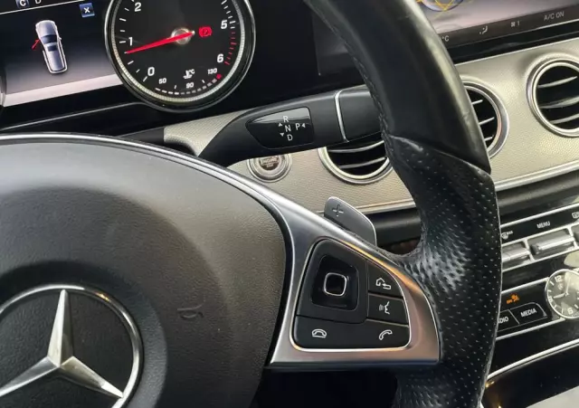 MERCEDES-BENZ Klasa E 220 d 4-Matic Business Edition 9G-TRONIC