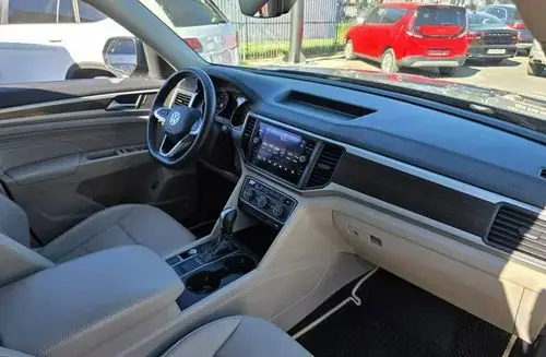 VOLKSWAGEN Atlas 
