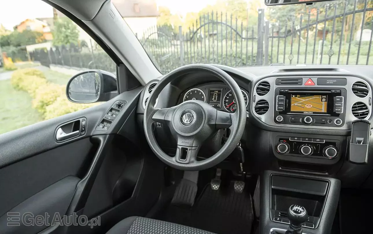 VOLKSWAGEN Tiguan 