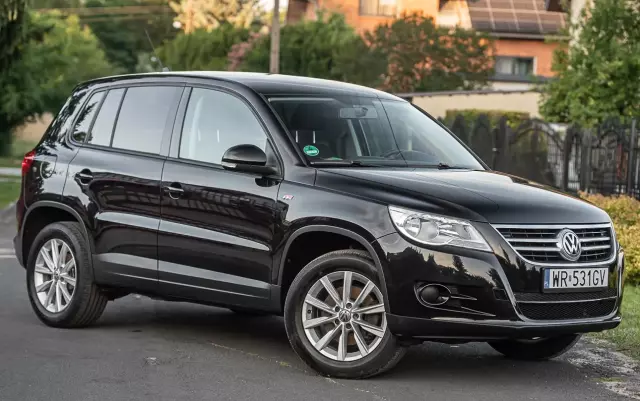 VOLKSWAGEN Tiguan 