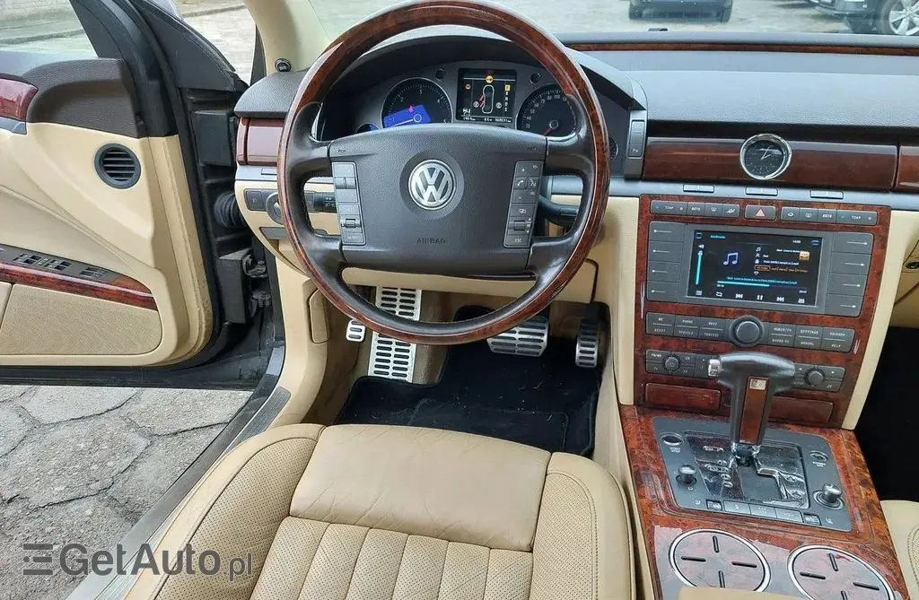 VOLKSWAGEN Phaeton 