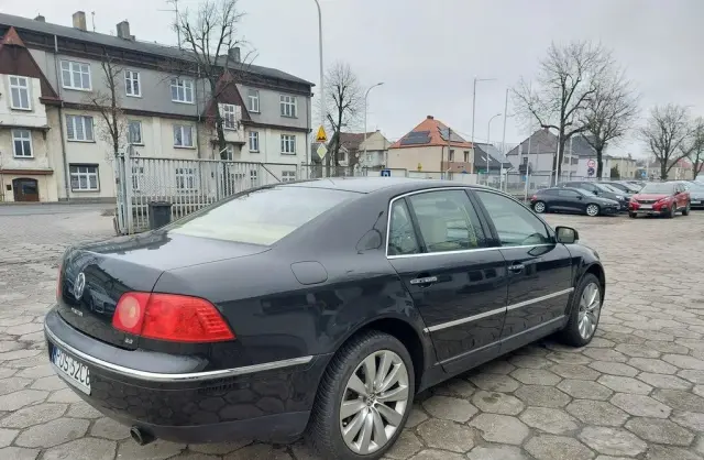VOLKSWAGEN Phaeton 