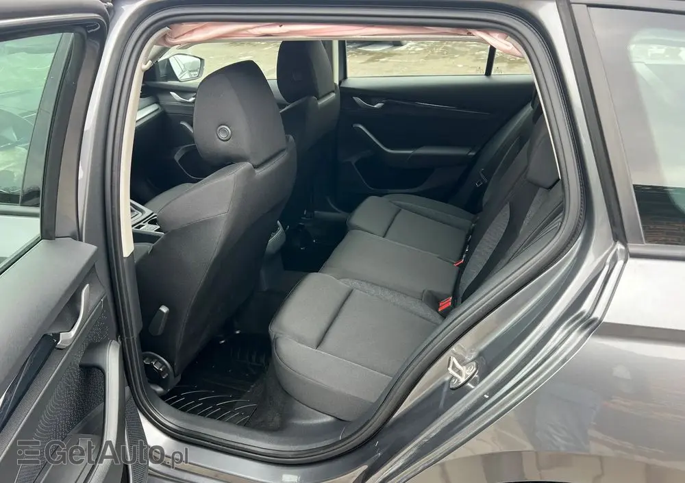 SKODA Octavia 1.5 TSI Selection