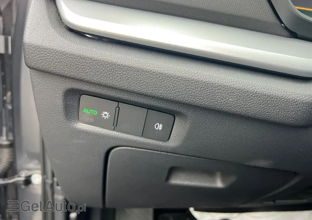 SKODA Octavia 1.5 TSI Selection