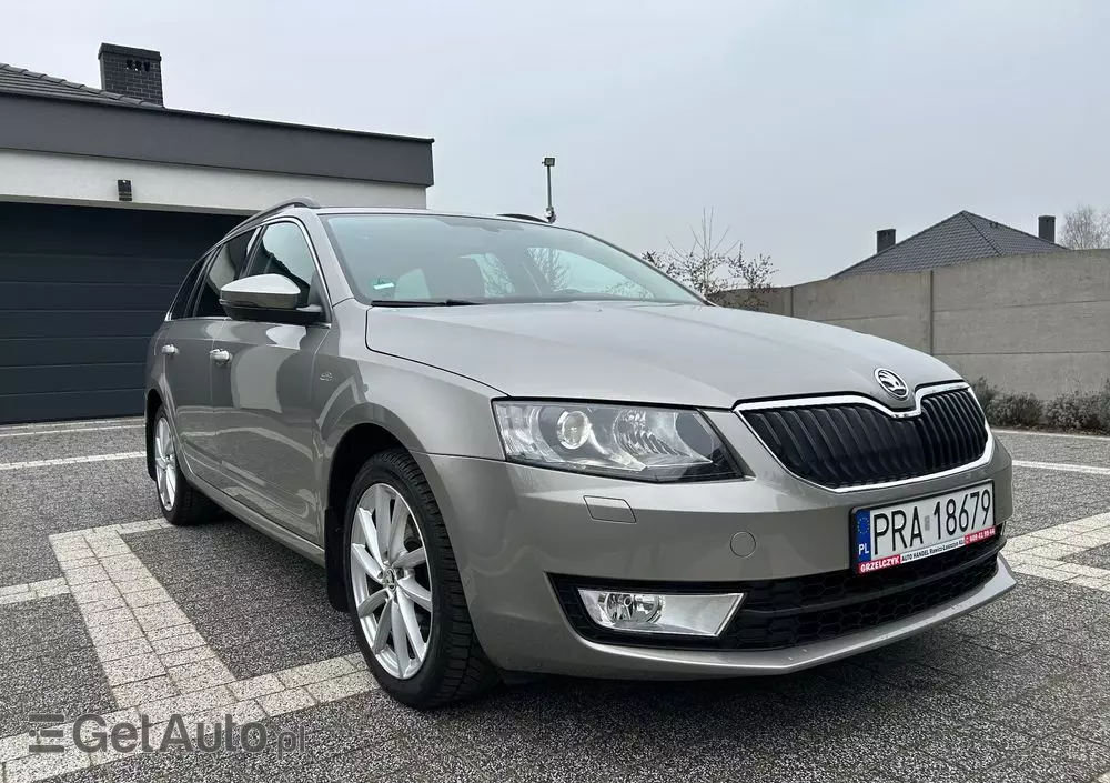 SKODA Octavia Combi 2.0 TDI DSG Edition