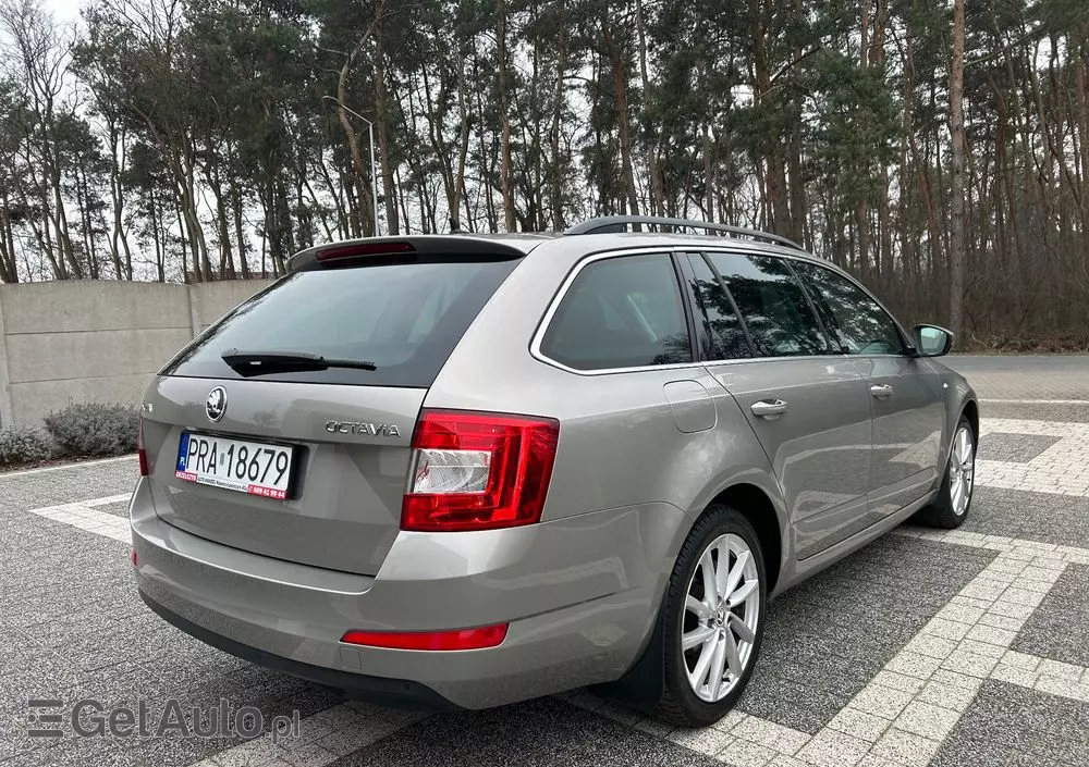SKODA Octavia Combi 2.0 TDI DSG Edition