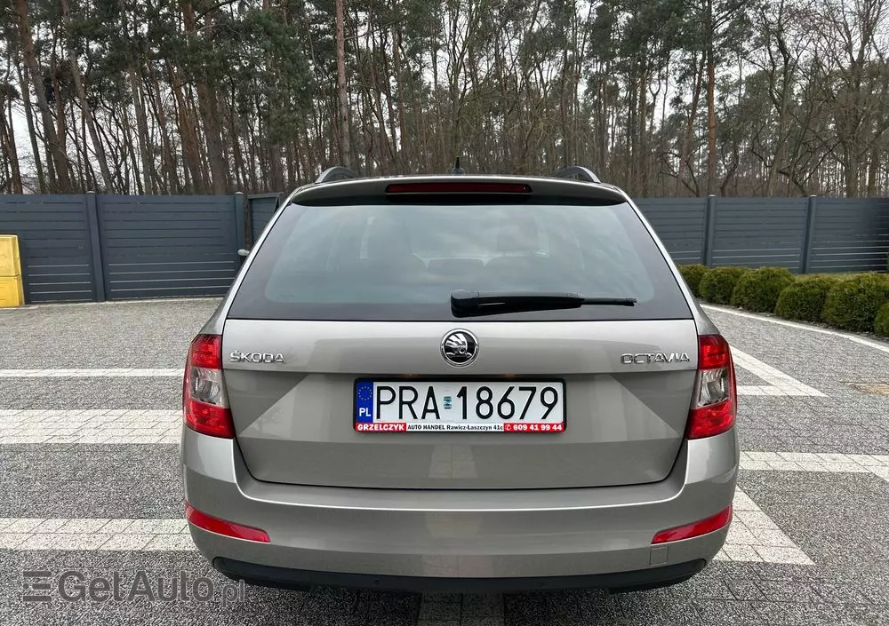 SKODA Octavia Combi 2.0 TDI DSG Edition