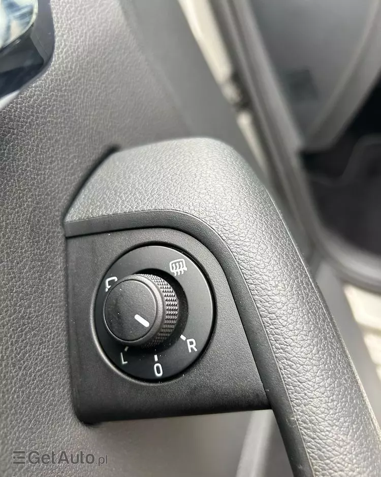 SKODA Octavia Combi 2.0 TDI DSG Edition