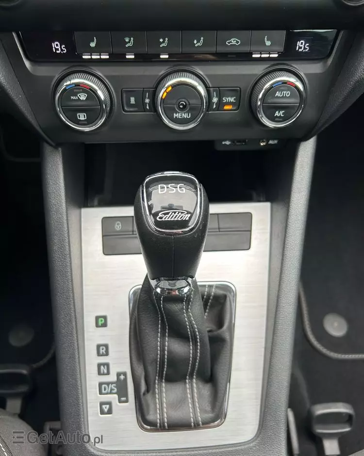 SKODA Octavia Combi 2.0 TDI DSG Edition