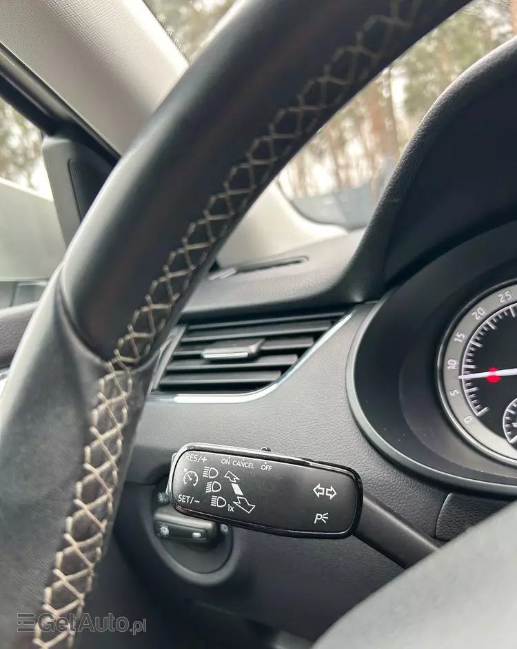 SKODA Octavia Combi 2.0 TDI DSG Edition