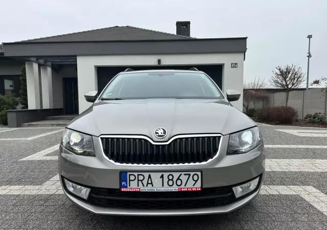 SKODA Octavia Combi 2.0 TDI DSG Edition