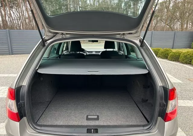 SKODA Octavia Combi 2.0 TDI DSG Edition