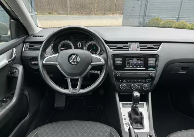 SKODA Octavia Combi 2.0 TDI DSG Edition