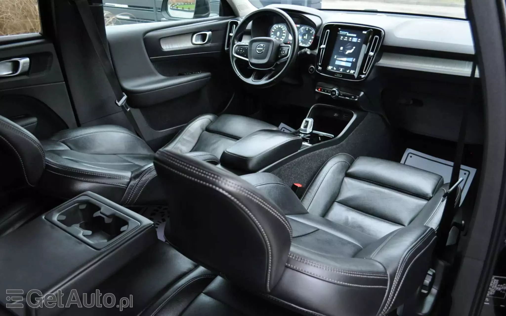 VOLVO XC 40 D3 AWD Momentum Pro